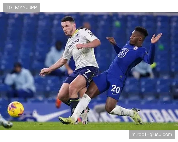 哈钦森无球跑动热图，年轻边锋进攻空间利用能力分析